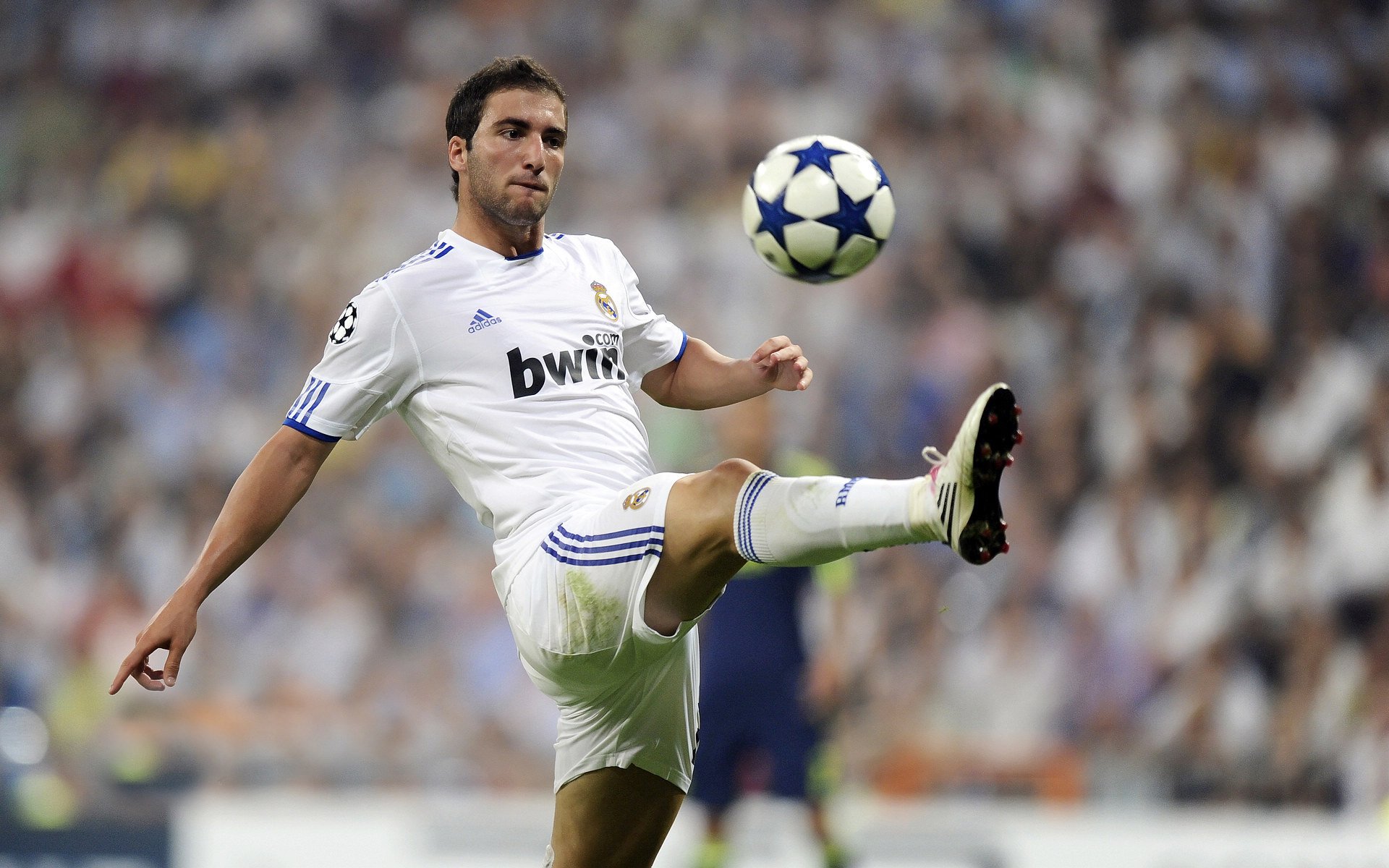 电竞内容制作技术不断推陈出新，电竞推动了哪些产业的发展